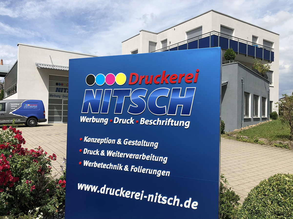 Werbetechnik Kornwestheim - Druckerei Nitsch: Fahrzeugbeschriftung, Fahrzeugfolierungen, Schilder, Leuchtreklame, Folierungen